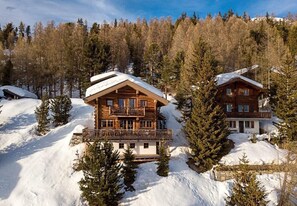 Exterior - Warm old wood cottage with sauna and a magnificent view, for 10-12 people in Chandolin.Outside: Deta (Chandolin)