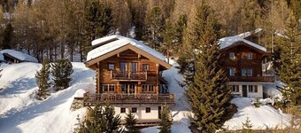 Charming old wooden chalet with sauna and magnificent views, for 10-12 people in Chandolin.Exterior