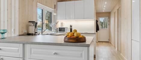 Kühlschrank, Ofen, Herdplatte, Geschirrspüler