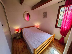 2 bedrooms - Air-conditioned semi-detached villa with pool and parking for 6 (Cap d'Agde)