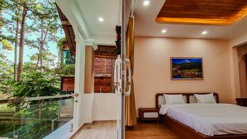 Standard Double Room, 1 King Bed, Garden View, Garden Area | Premium bedding, pillowtop beds, desk, laptop workspace