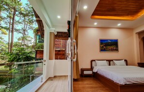 Standard Double Room, 1 King Bed, Garden View, Garden Area