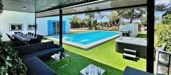 Villa San Patricio I Private Pool I Hot Tub I BBQ I PS5 I Aircon Rooms I 3000m2