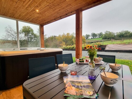 Gîte cosy avec terrasse et jacuzzi privatif