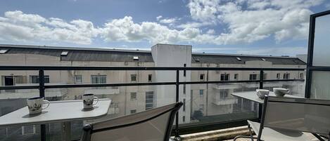 تناول الطعام بالخارج