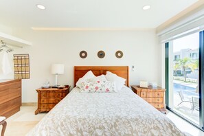 2 bedrooms, in-room safe, individually decorated, individually furnished