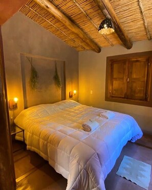 Premium bedding, in-room safe, individually decorated, desk - CasaCalma Hotel Boutique (Tilcara)