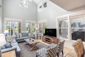 House, 3 Bedrooms | Living area | Smart TV - 1282 Laurel Grove 3 Bedroom Home by RedAwning (Miramar Beach)