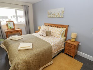 5 bedrooms, individually decorated, individually furnished, free WiFi