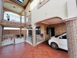 Property grounds - Kokrans Guesthouse Annex (Oshiyie)