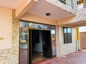 Property grounds - Kokrans Guesthouse Annex (Oshiyie)