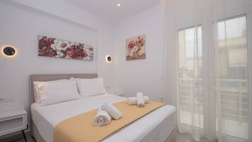 Comfort Apartment | 2 bedrooms, hypo-allergenic bedding, pillow-top beds, free WiFi