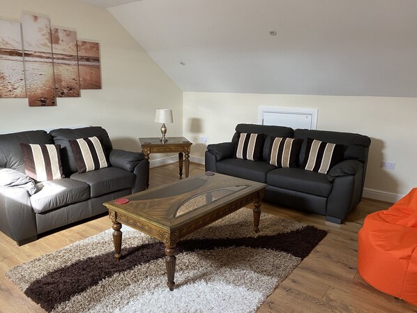 Cottage | Living area