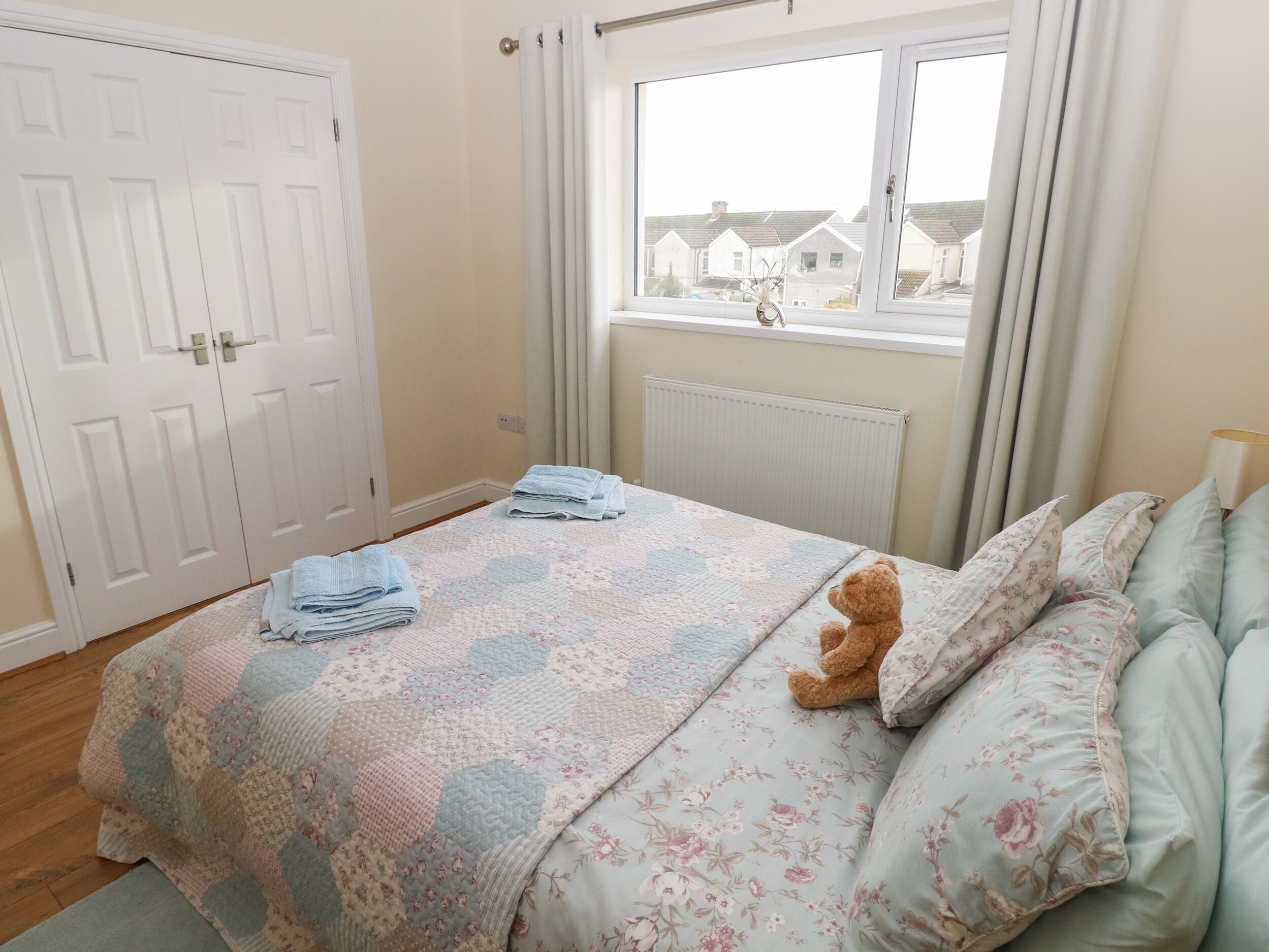 5 bedrooms, individually decorated, individually furnished, free WiFi