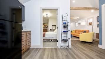 4 dormitoris, planxa i posts de planxar, un bressol de viatge i wifi