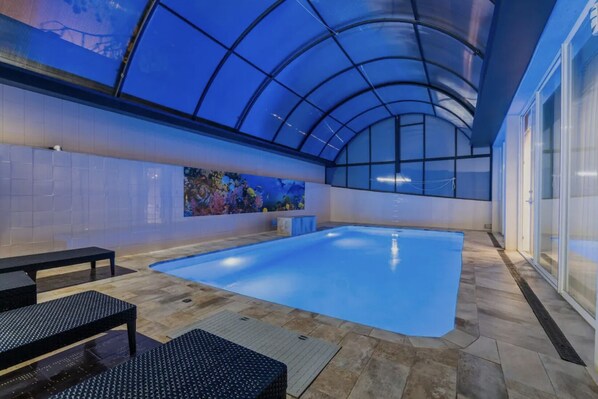 Piscina interna, piscina externa