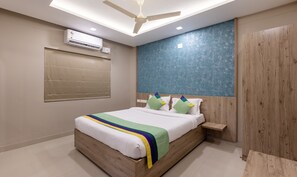 Premium-Zimmer | Zimmersafe, Schreibtisch, Bügeleisen/Bügelbrett