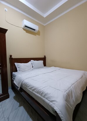 Standard Double Room | Laptop workspace, free WiFi, bed sheets - Hotel O Angsana Aglow Homestay Near Taman Angsana (Mandau)