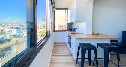 Phaedrus Living: Ourania City Heights Flat