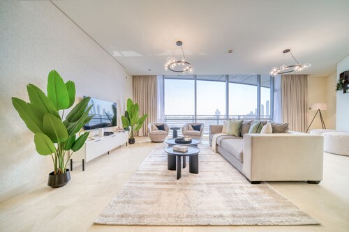 Amazing 2BR at Sky Gardens DIFC by Deluxe Holiday Homes