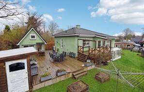 Outdoor dining - Lovely home in Faxe Ladeplads with WiFi (Faxe Ladeplads)