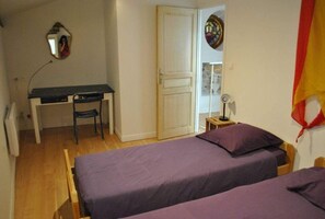 2 chambres, fer et planche à repasser, Wi-Fi gratuit, draps fournis