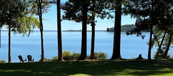 Bella Spiaggia! Long range big water views and SANDY BEACH front property!!