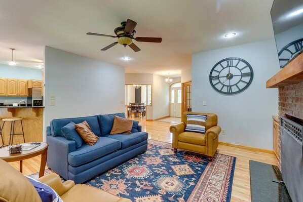 智能电视、壁炉