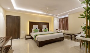 Deluxe-Doppelzimmer, Nichtraucher, Balkon | Zimmersafe, Schreibtisch, Bügeleisen/Bügelbrett, Bettwäsche