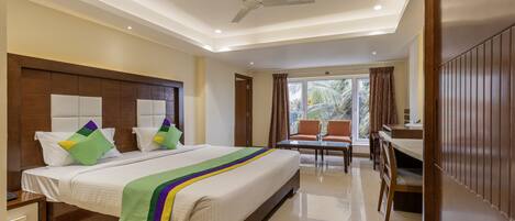 Kamar Double Premium, Bebas Asap Rokok | Brankas, meja kerja, setrika/meja setrika, dan seprai linen