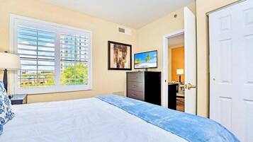 1 dormitorio, tabla de planchar con plancha, wifi y ropa de cama