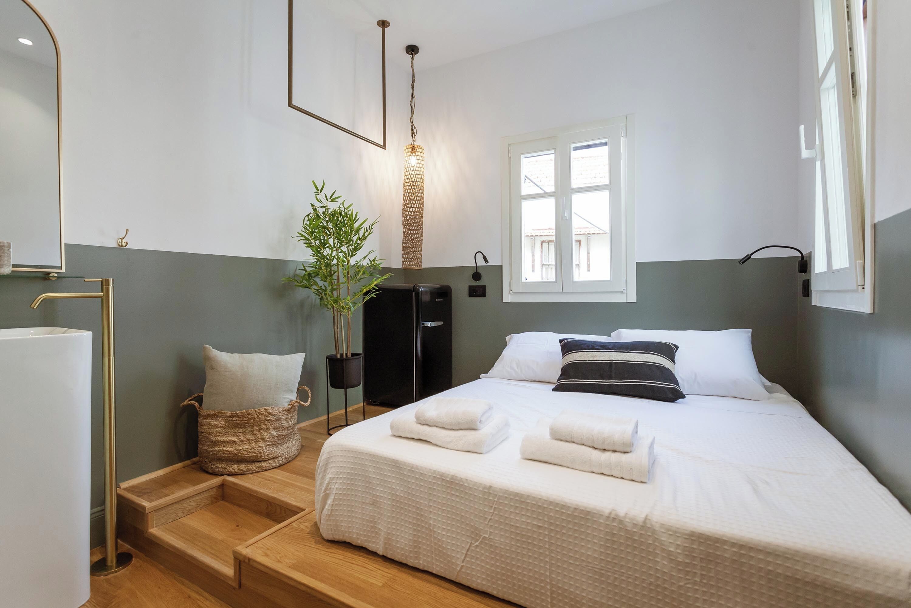 1 habitación, tabla de planchar con plancha, wifi y ropa de cama 