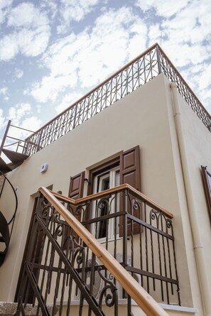Exterior detail - Zerania Suites - Selana in Old town (Rodos)