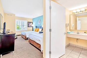 Iron/ironing board, travel cot, WiFi, bed sheets - Studio with Hot Tub & Pool Near Universal Studios (Orlando)