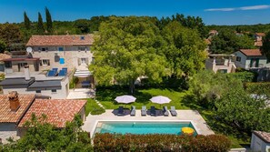 Pool - Beautiful 2 bedroom villa with large pool (Sinozici)