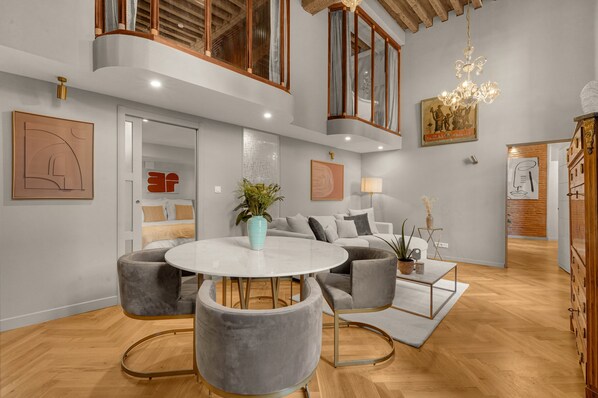 Exclusive Penthouse, 3 Bedrooms, Non Smoking, Courtyard View | Living area