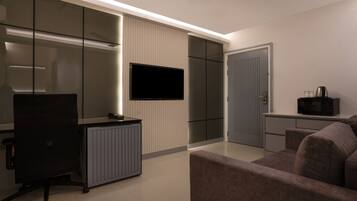 Premium-Doppelzimmer, Nichtraucher | Zimmersafe, Schreibtisch, Bügeleisen/Bügelbrett, Bettwäsche