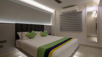 Caja de seguridad en la habitación y escritorio