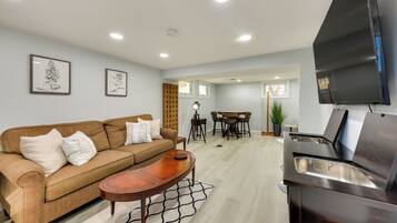 House (2 Bedrooms) | Interior