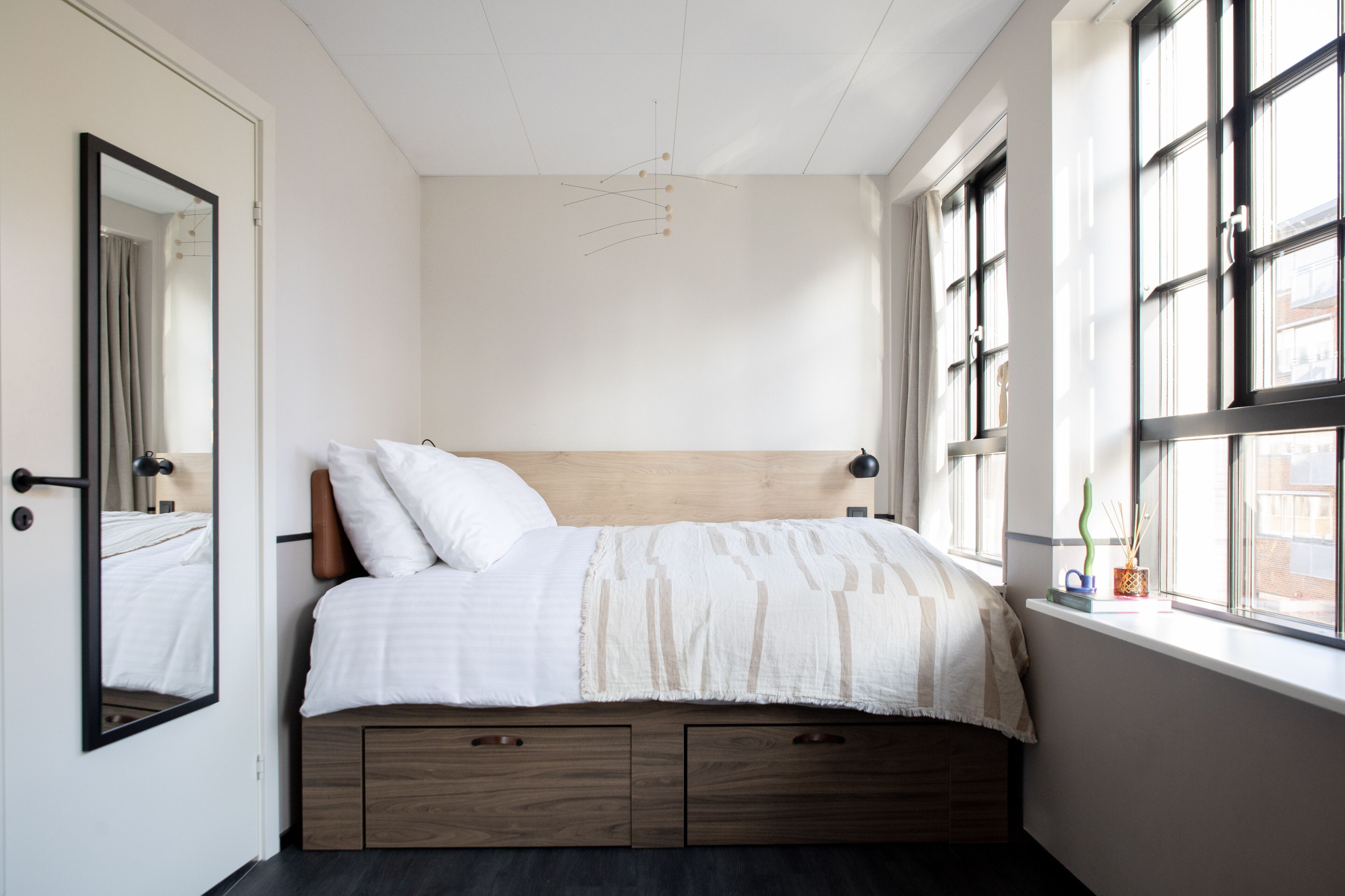 Laptop workspace, iron/ironing board, free WiFi, bed sheets