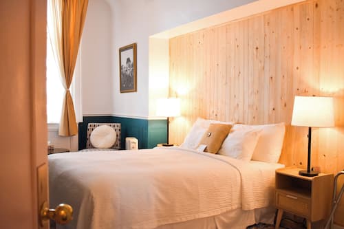 Romantic Double Room | Iron/ironing board, free WiFi, bed sheets
