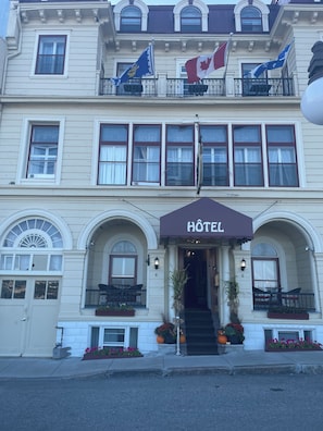 Front of property - Hotel Terrasse Dufferin (Québec City)