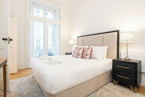 Apartment (1 Bedroom) | 1 bedroom, desk, laptop workspace, iron/ironing board