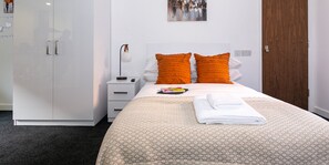 EstĂșdio executivo | 1 quarto, individualmente decorados, individualmente mobiliados