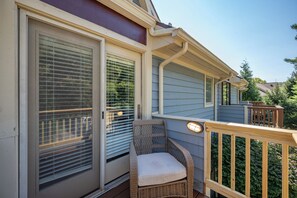 Property grounds - Stylish Dog Friendly Deep Creek Townhome w/ Hot Tub (McHenry)