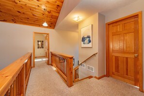 Interior - Cozy Dog Friendly Chalet Near Wisp w/ Fire Pit (McHenry)