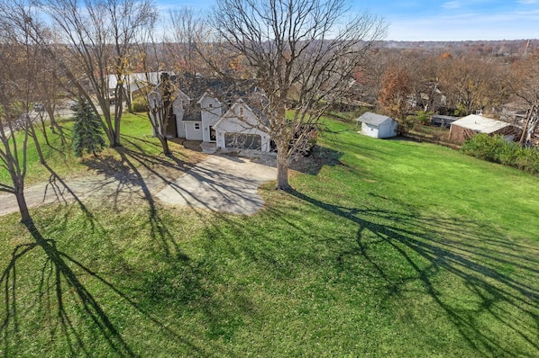 Property grounds - Renovated 4BR+ Independence Retreat on 1.3 Acres (Independence)