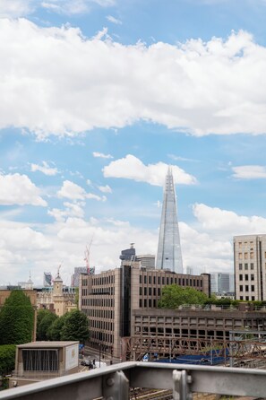 Balcony - Bob W London Tower Hill  - Residences (London)