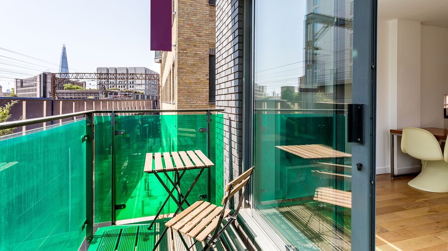 Bob W Tower Hill Residences