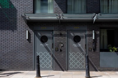 Bob W London Tower Hill  - Residences